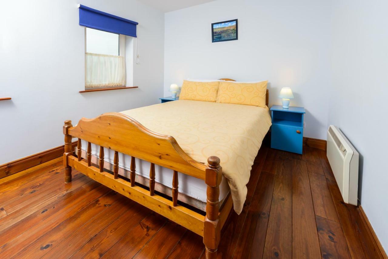 Dingle Centre Townhouse An Capall Dubh Dingle Extérieur photo