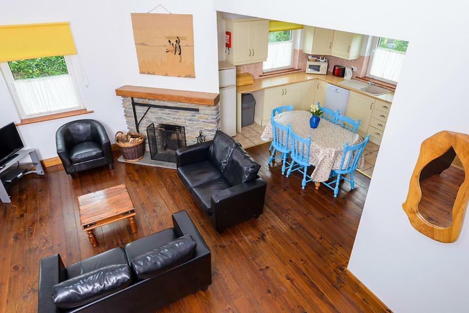 Dingle Centre Townhouse An Capall Dubh Dingle Extérieur photo