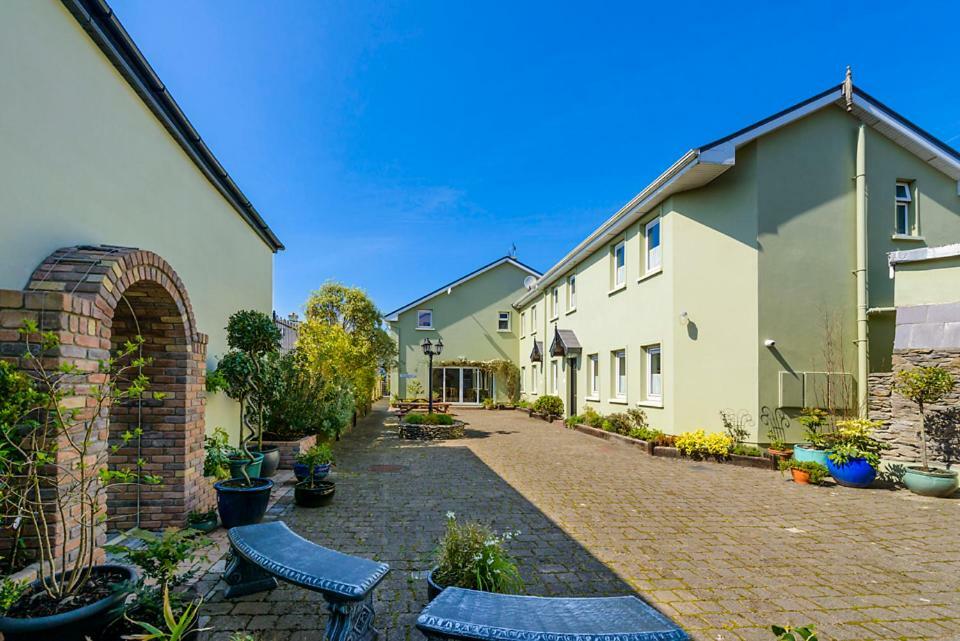 Dingle Centre Townhouse An Capall Dubh Dingle Extérieur photo